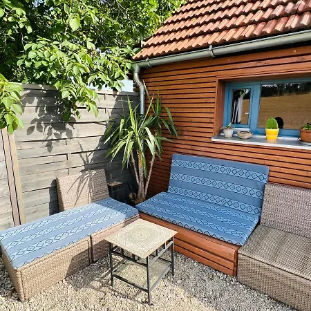 Bali-style Tinyhaus Am Wald *